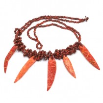 colier tribal cu anturaje de coral porifera. Maroc